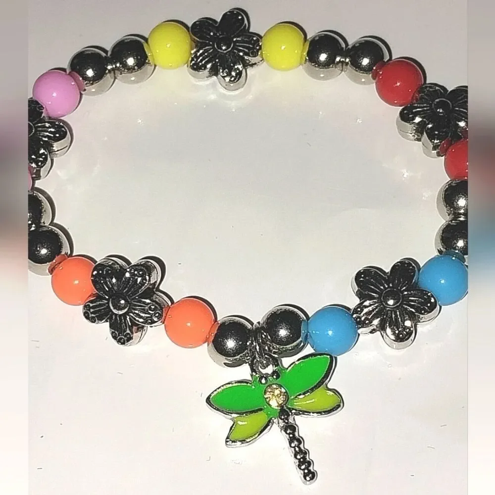 Super cute girls Dragonfly pendant bracelet - Picture 6 of 8